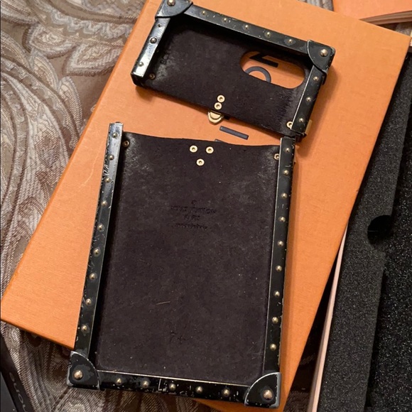 Authentic Louis Vuitton Cell Traincase iPhone 7+8 - Picture 3 of 11